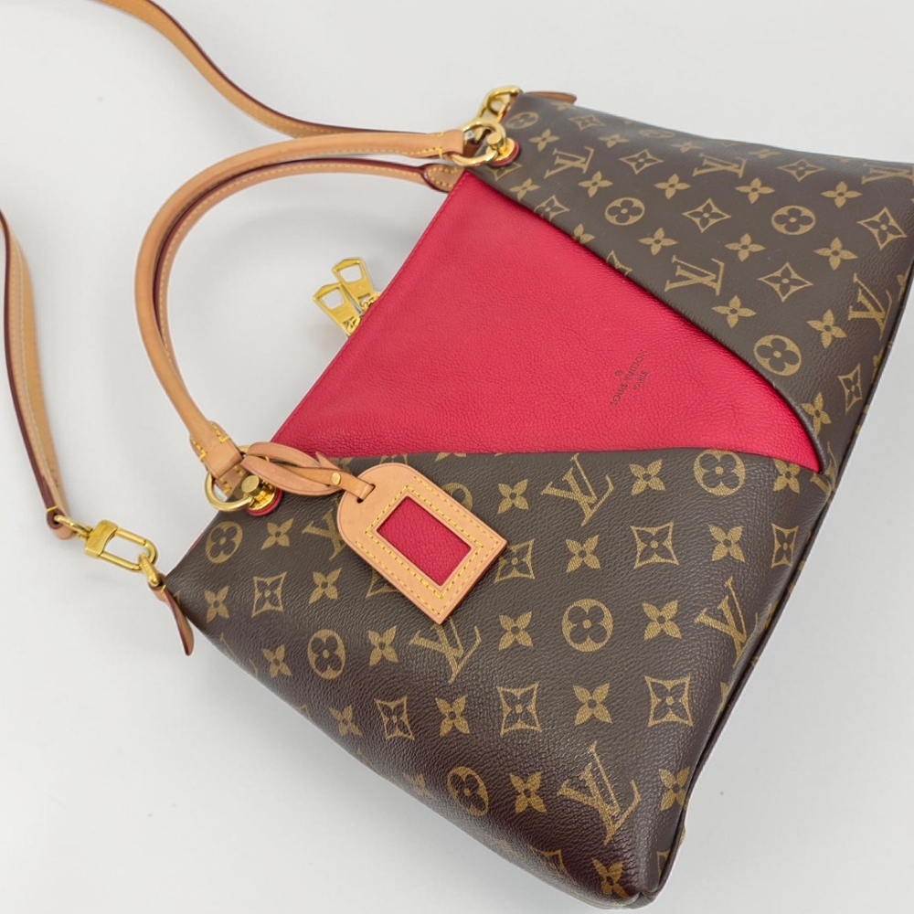 ✨️Authentic Louis Vuitton V Tote MM Monogram Bag - Picture 7 of 17